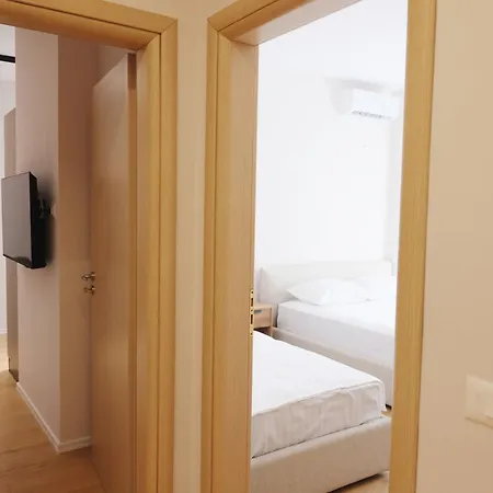 Lovia Apartamento Vlorë